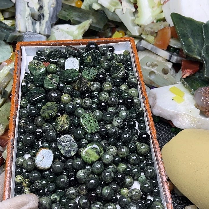 未镶嵌透闪石质玉珠宝奇石方*圆