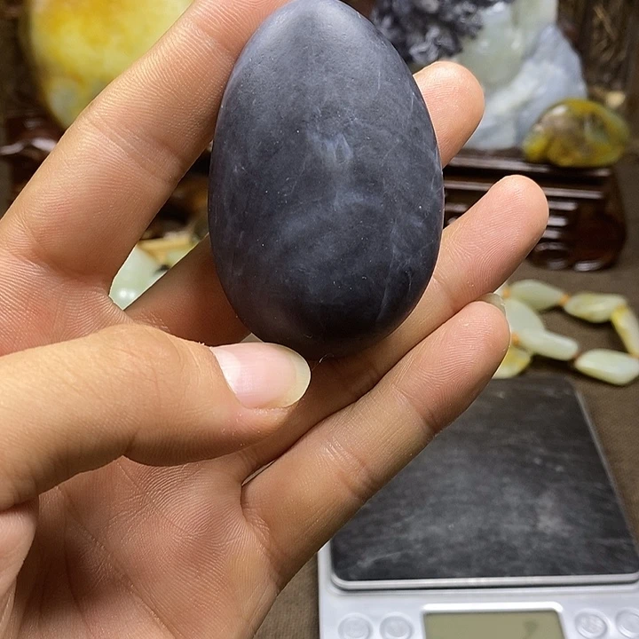 和田玉未镶嵌把件