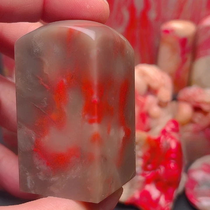 昌化鸡血石用****0昌化鸡血石质地优良