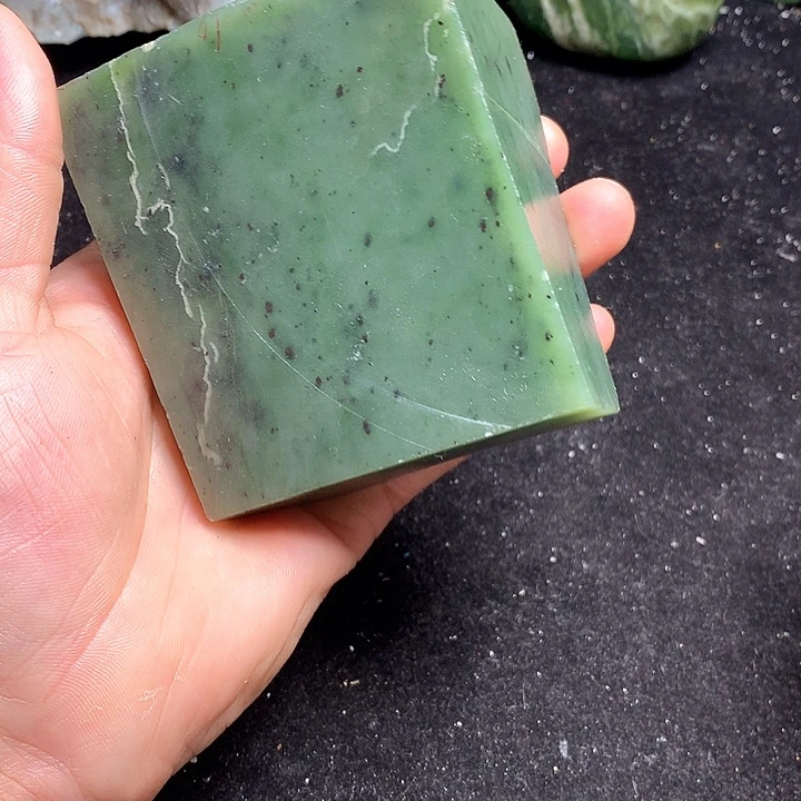 和田玉（糖玉）未镶嵌珠宝奇石