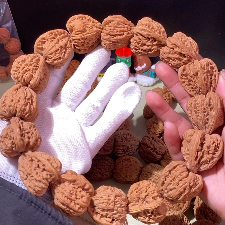 文玩核桃手串……37