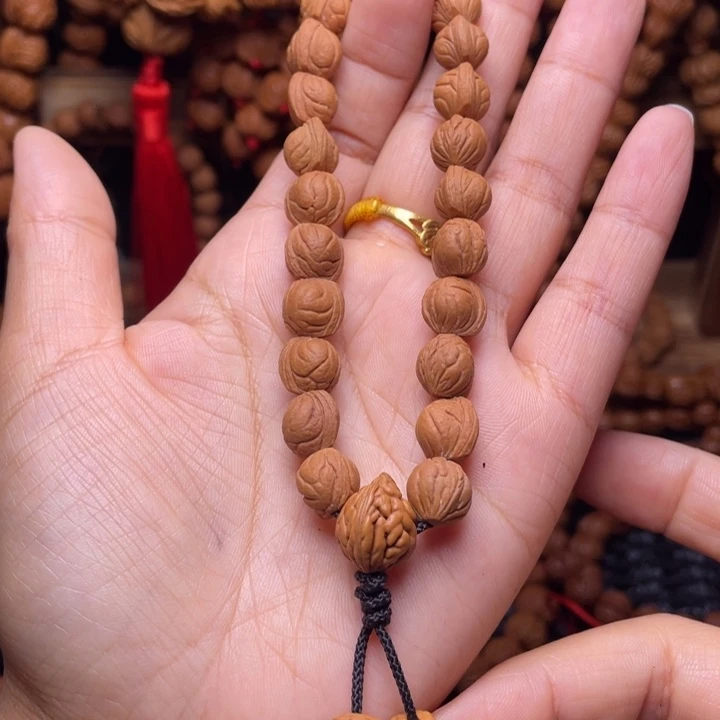 木质类龙纹桃枭挂件