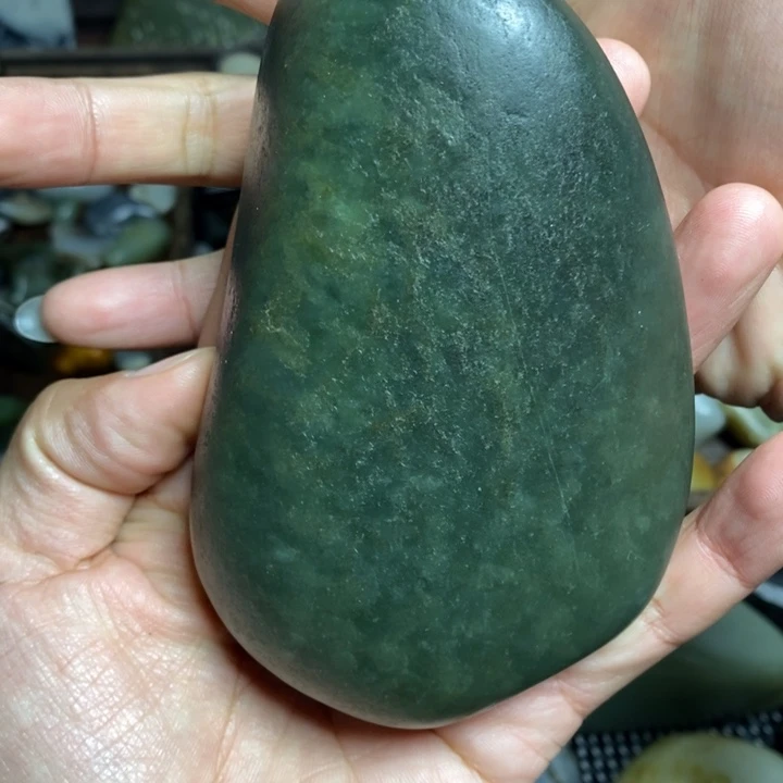 金***。和田玉未镶嵌挂件