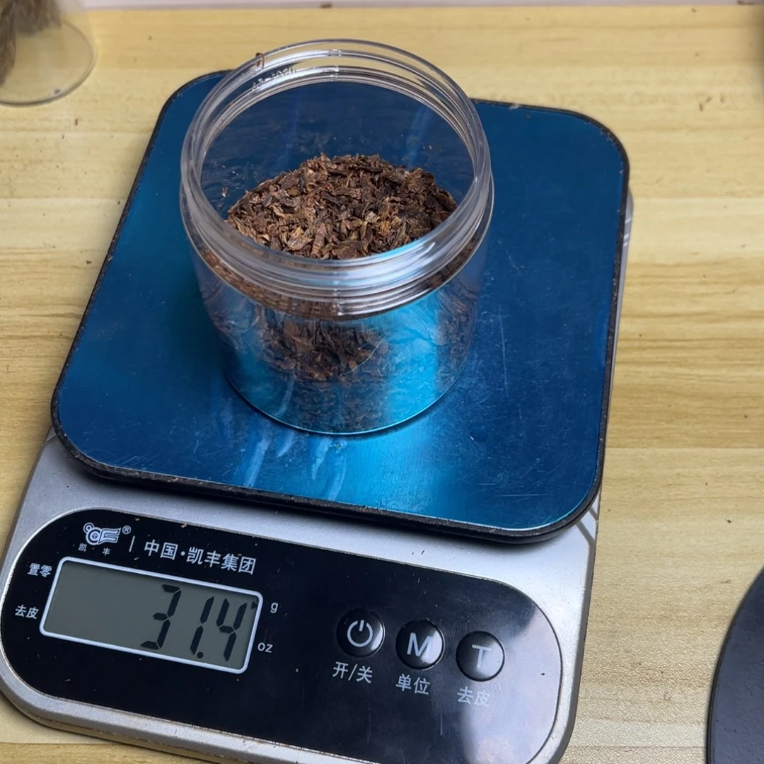 树脂制品坚**石海南天然老白棋沉水树丁切料30克
