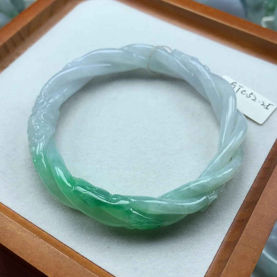 翡翠未镶嵌手镯复古风格63