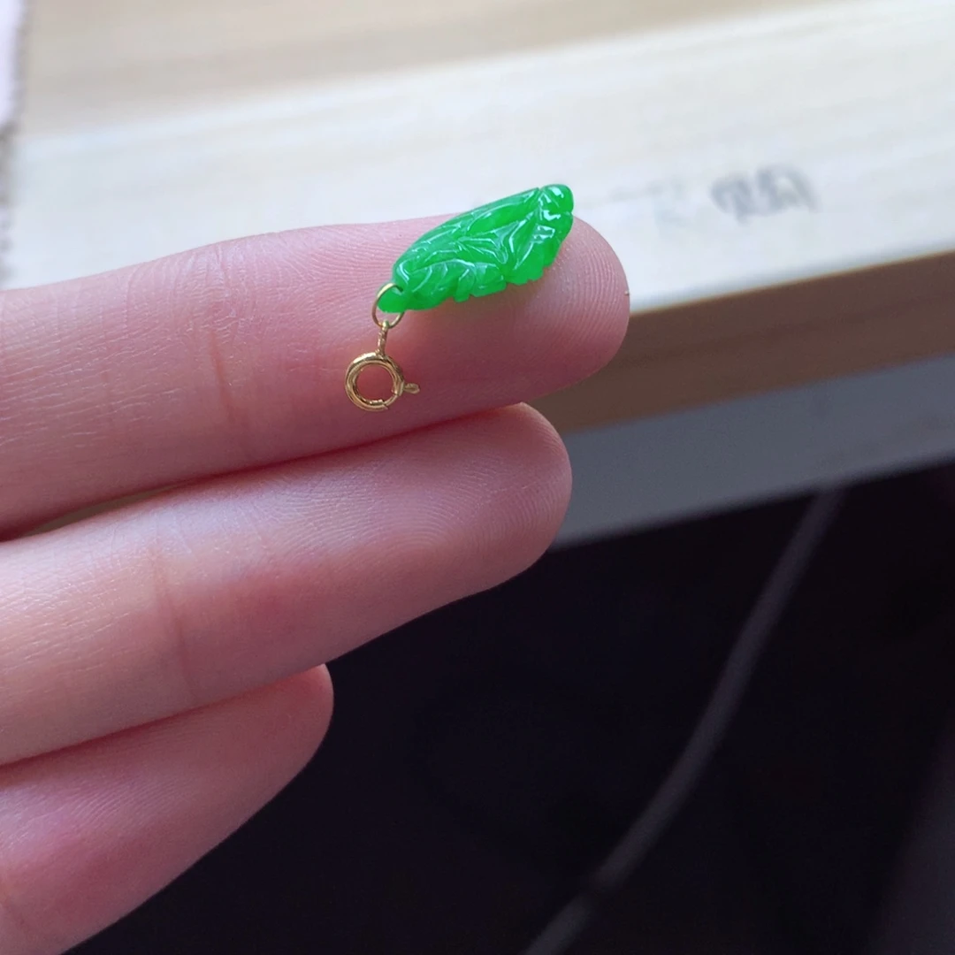 翡翠颈饰18K金镶嵌吊坠