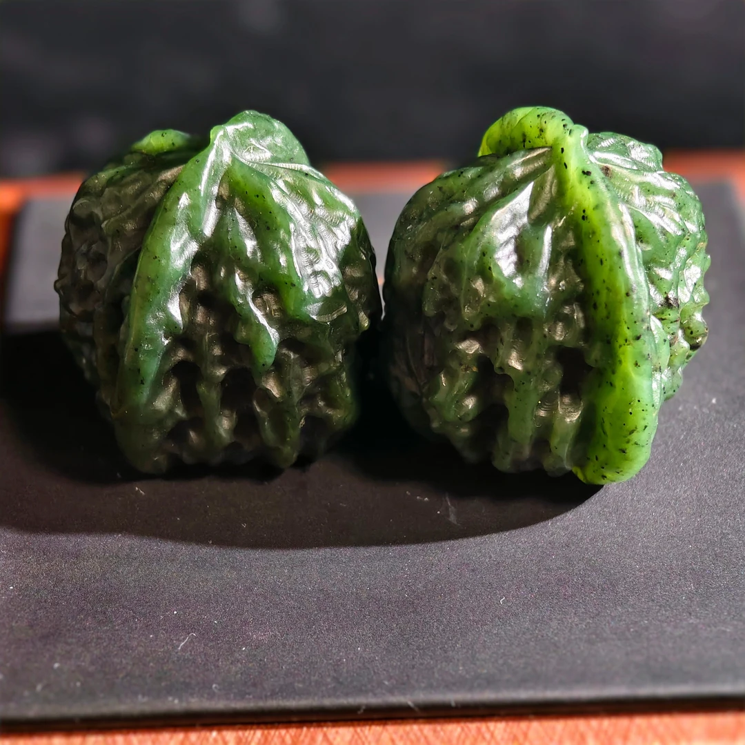 和田碧玉核桃一对58087Z