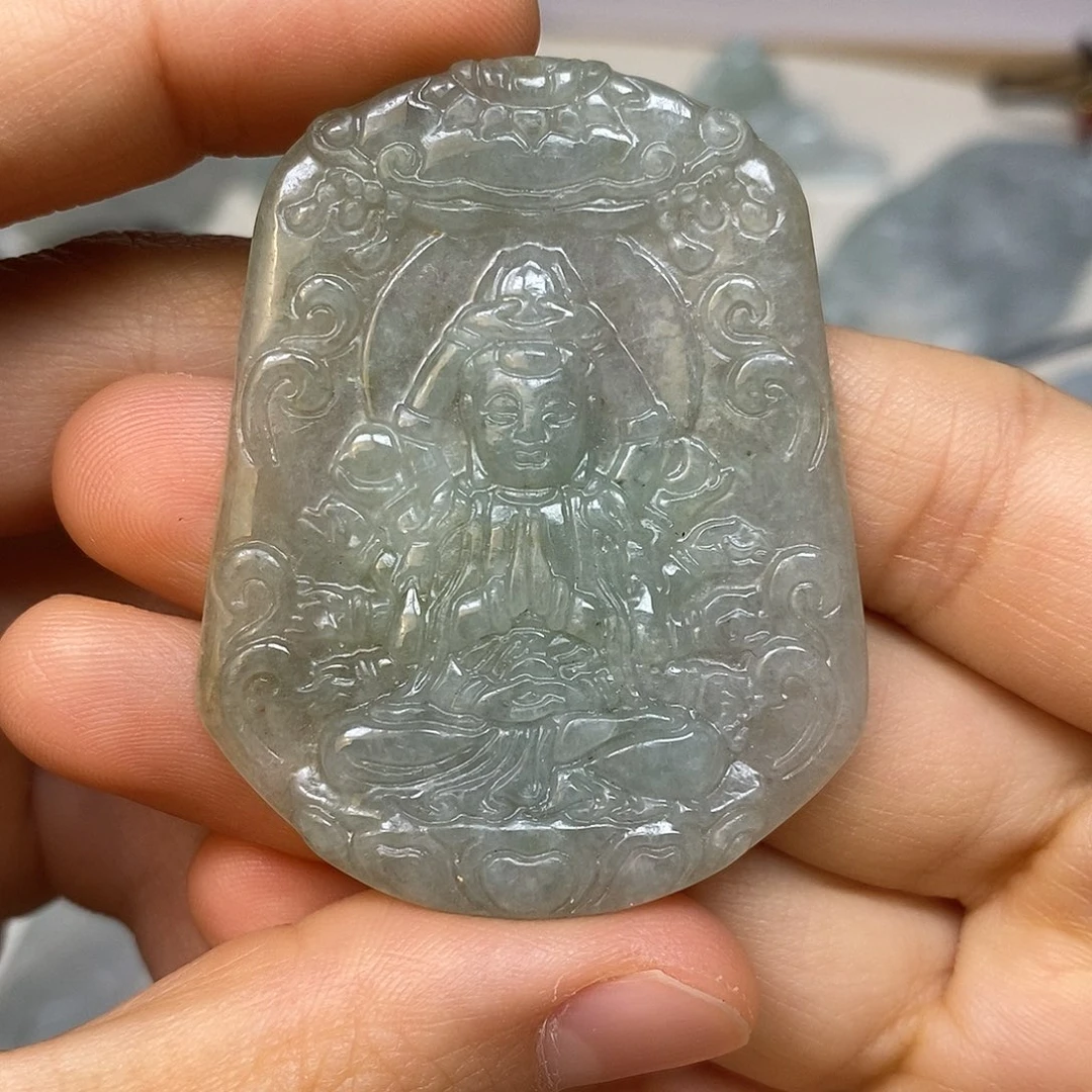 翡翠未镶嵌颈饰千手