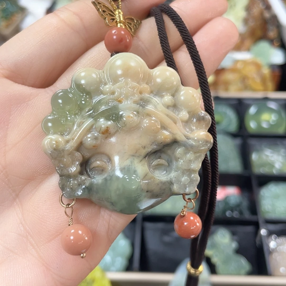 蛇纹石玉颈饰未镶嵌