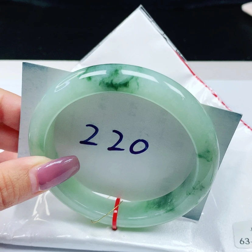 【闪购商品】翡翠手镯未镶嵌 正圈63