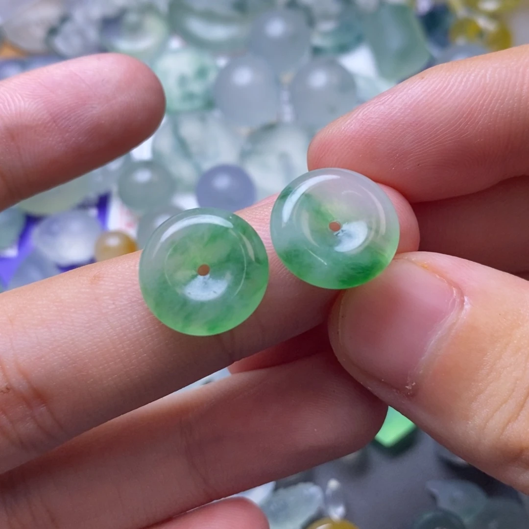 定制翡翠未镶嵌挂件