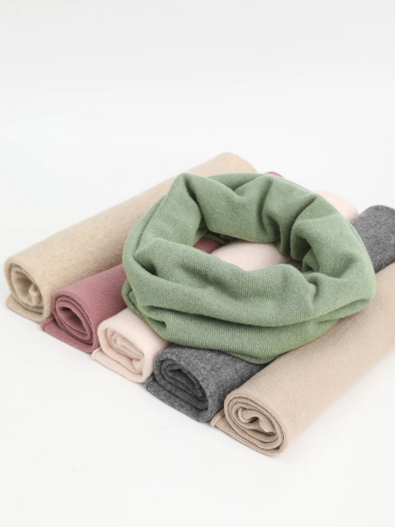 玛氏嘉敏 暖冬贴心小物 无缝针织工艺纯山羊绒成人围脖 681100