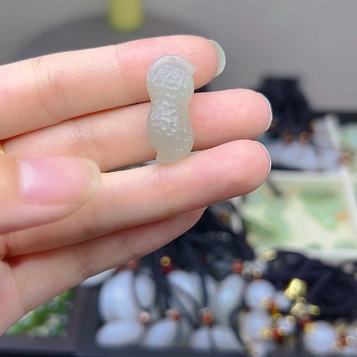 和田玉（糖玉）未镶嵌颈饰