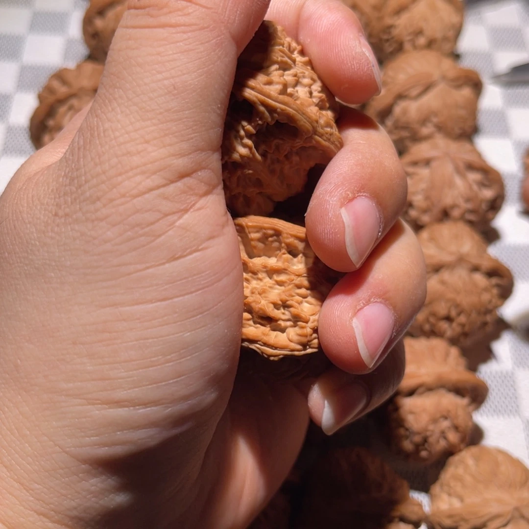 万***意文玩核桃吊坠白狮子