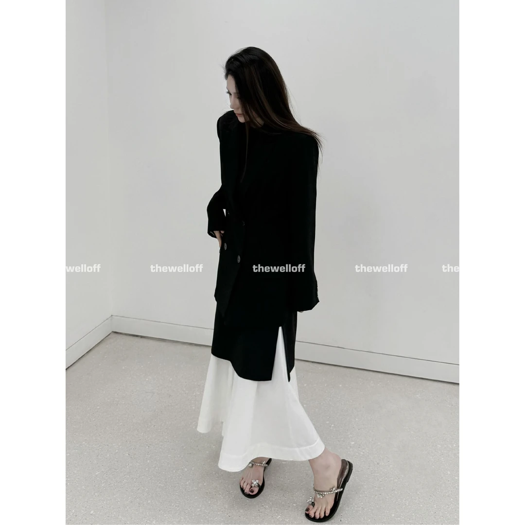 THEWELLOFF | 鱼尾半身裙 高腰黑白叠穿设计穿出超模比例