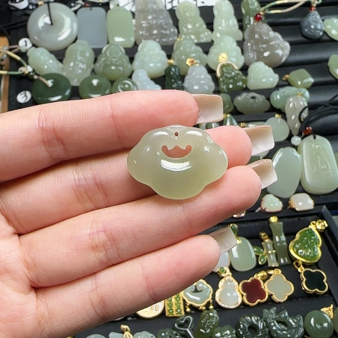 颈饰未镶嵌和田玉