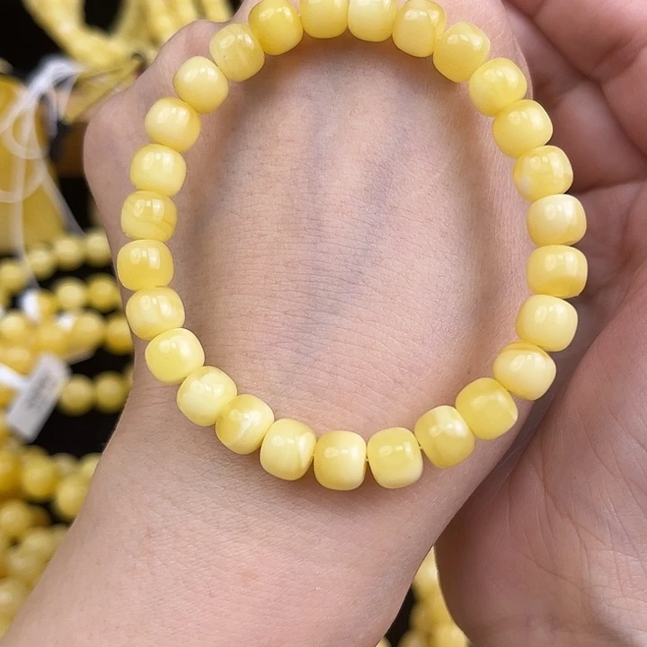 琥珀未镶嵌颈饰琥珀