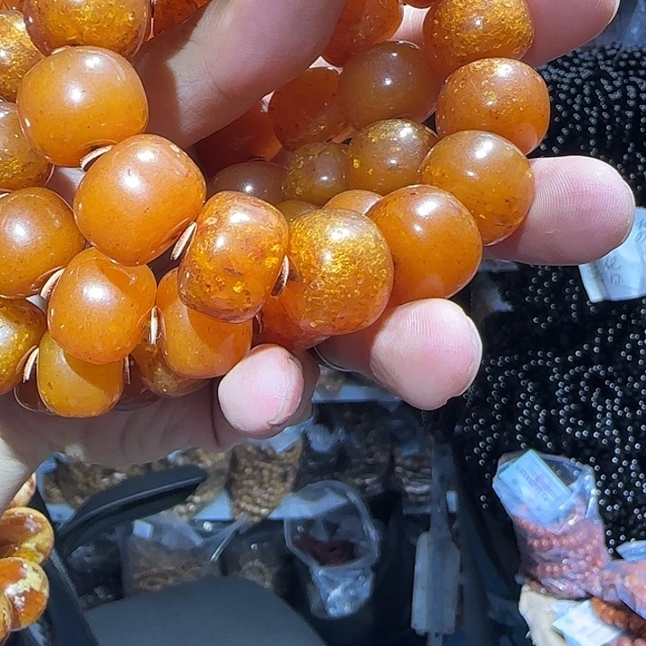 老型鸡油黄手串多样性发