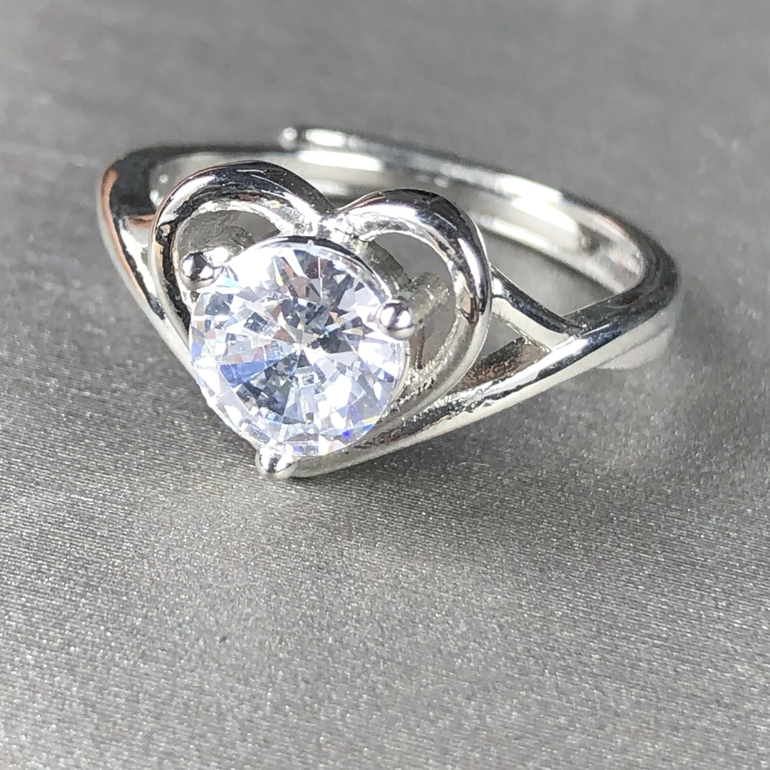 1113白戒指银色托3爪