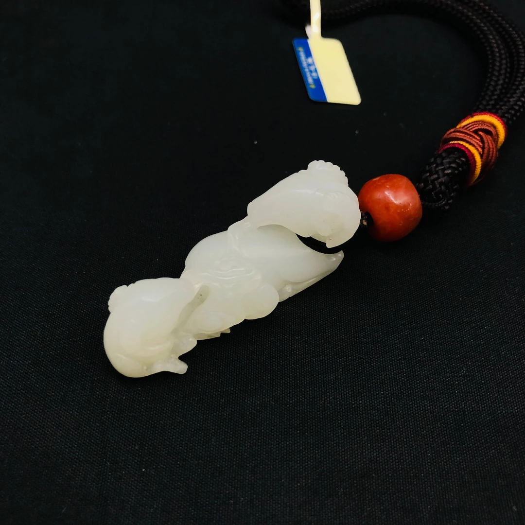 20世纪中期到后期和田玉羊吊坠-M25AV009D18挂坠/摆件/绣花张