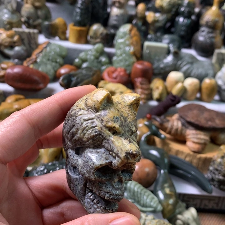 未镶嵌岫岩河磨玉（透闪石质玉）把件