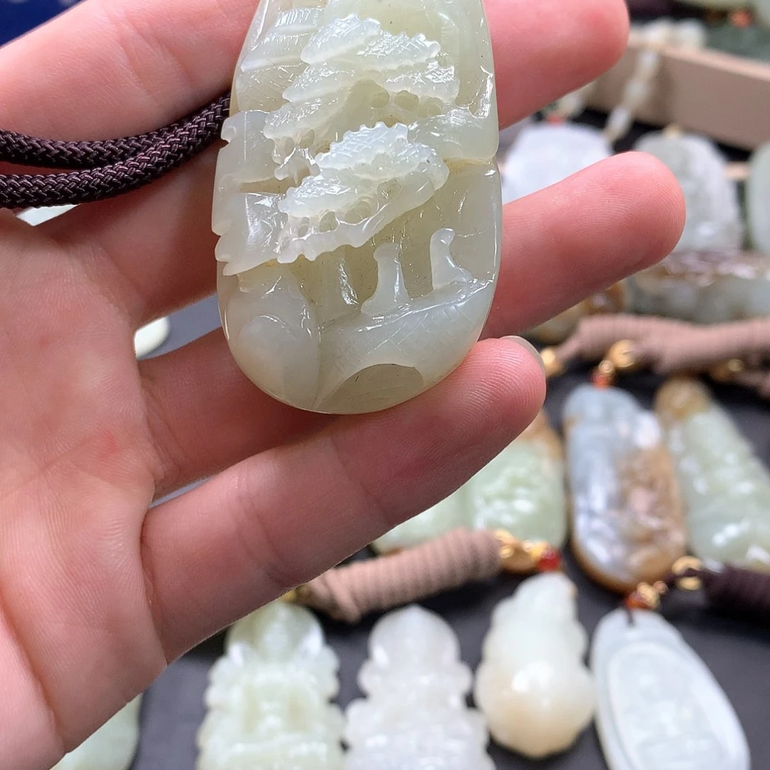 和田玉颈饰未镶嵌狮****