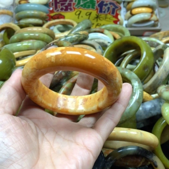 未镶嵌蛇纹石玉手镯왕**.
