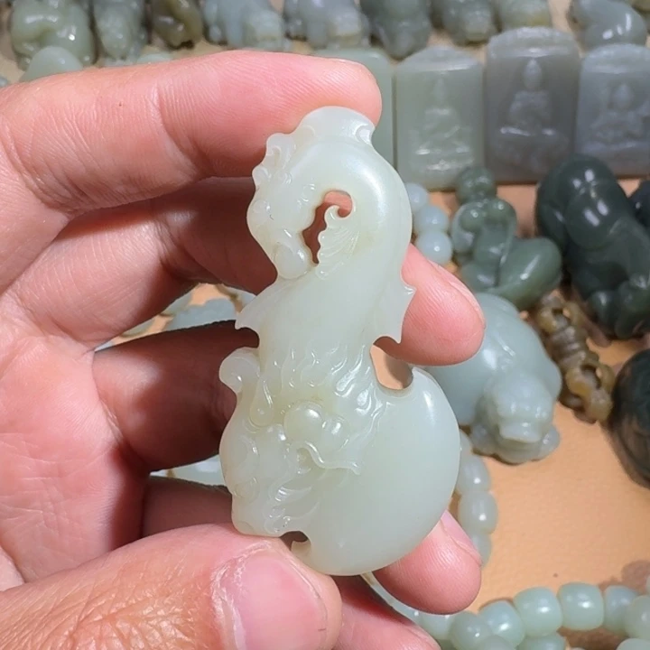 和田玉未镶嵌挂件