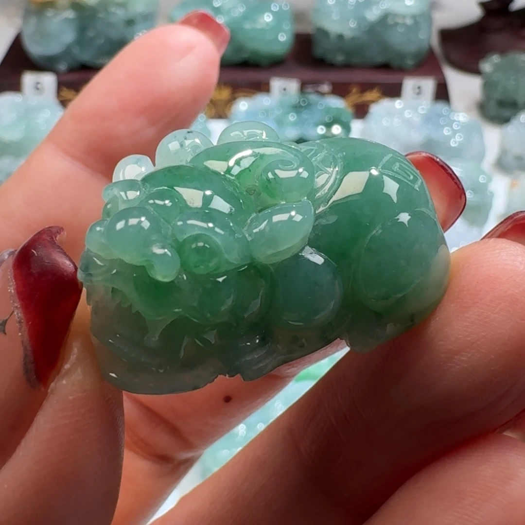 定制翡翠未镶嵌貔貅