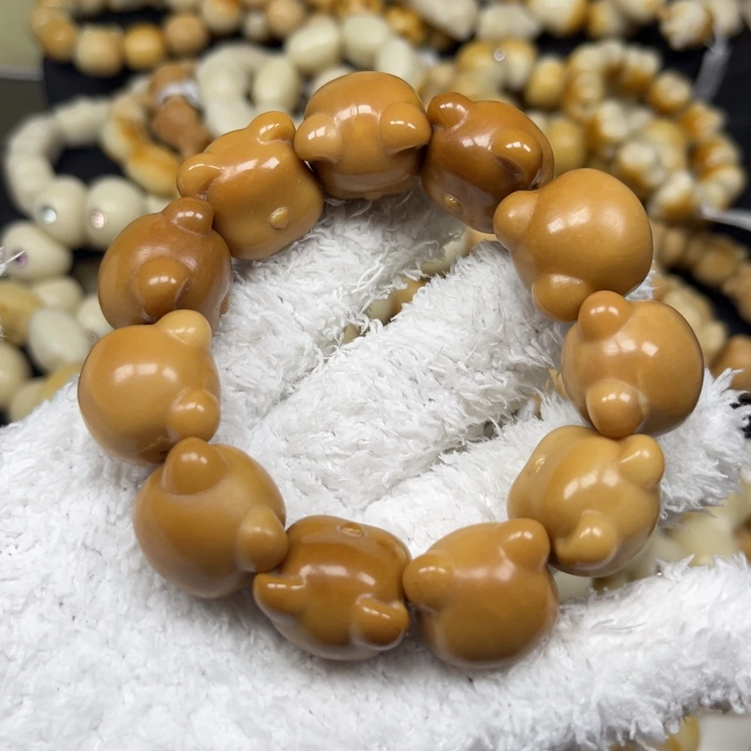 白玉菩提把件7.4.7瑕疵熊头