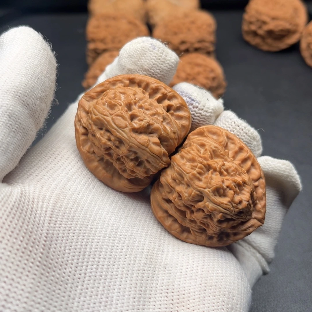 ***ㅤ吊坠文玩核桃三角白