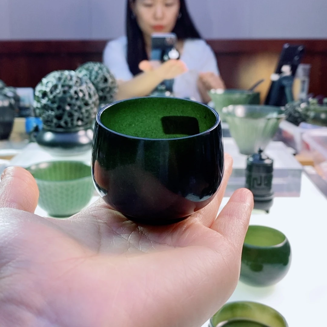 未镶嵌和田玉（青玉）摆件