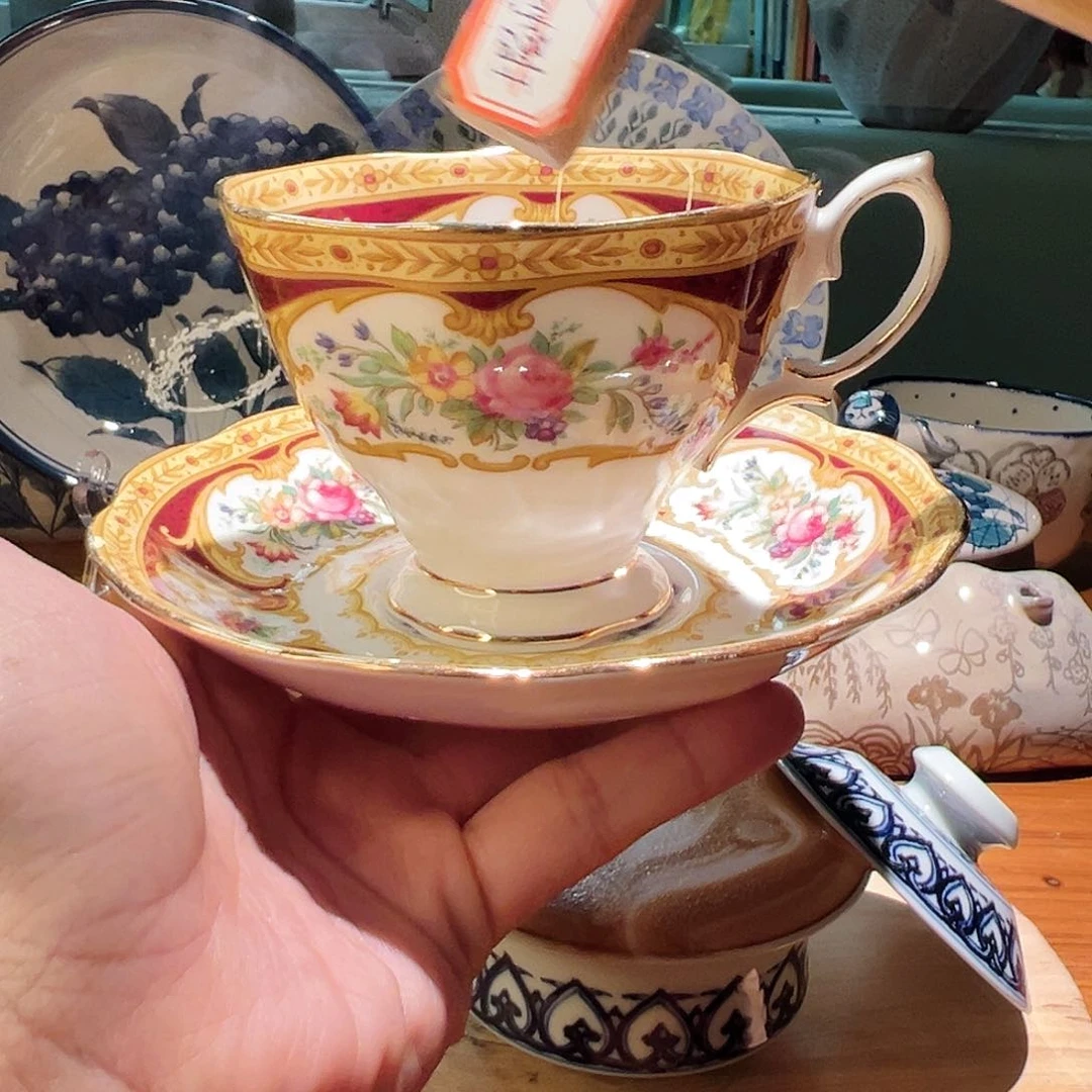 咖啡杯和咖啡杯两块五