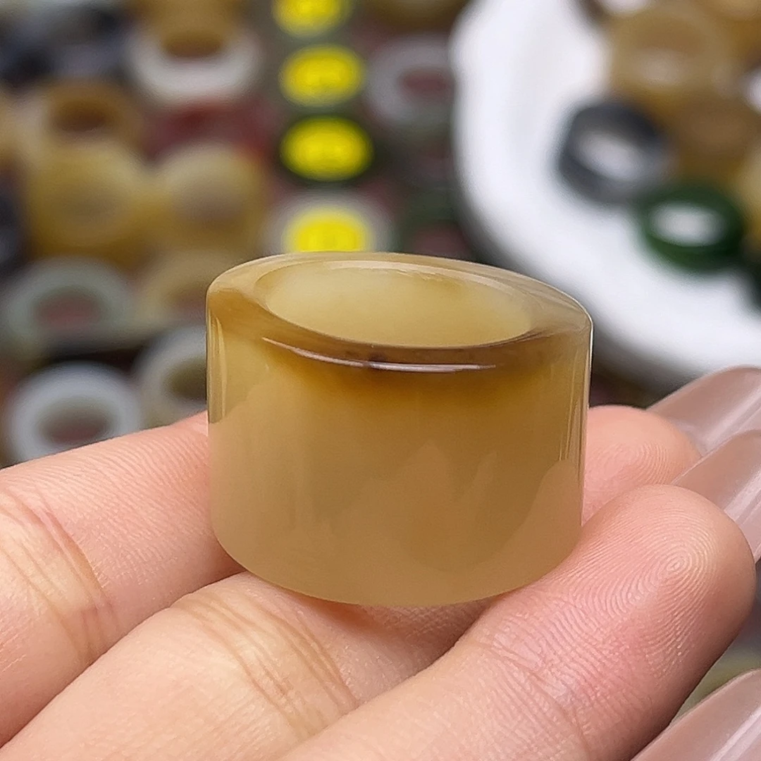 和田玉未镶嵌戒指16.9焦糖盖顶