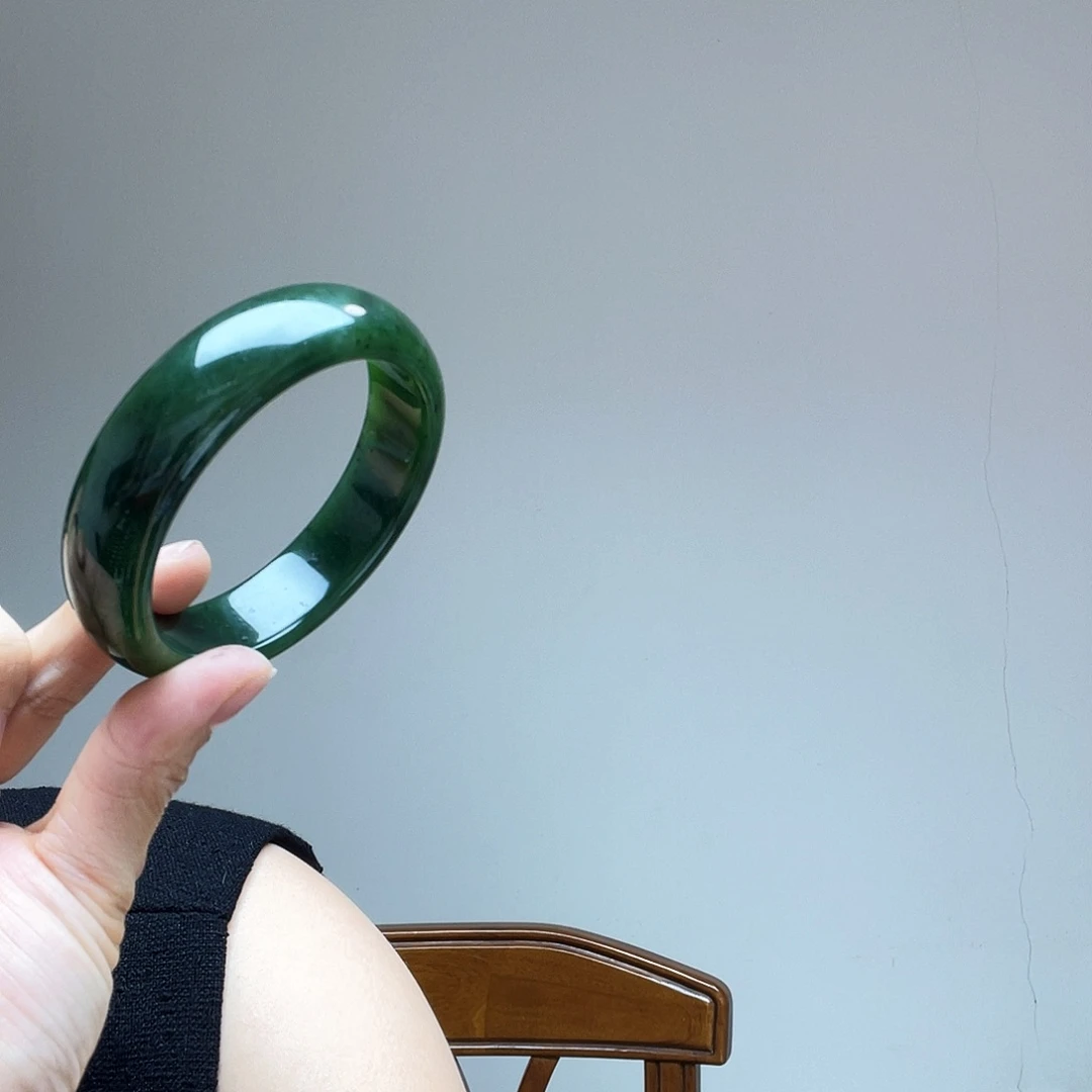 和田玉手镯未镶嵌春**冬