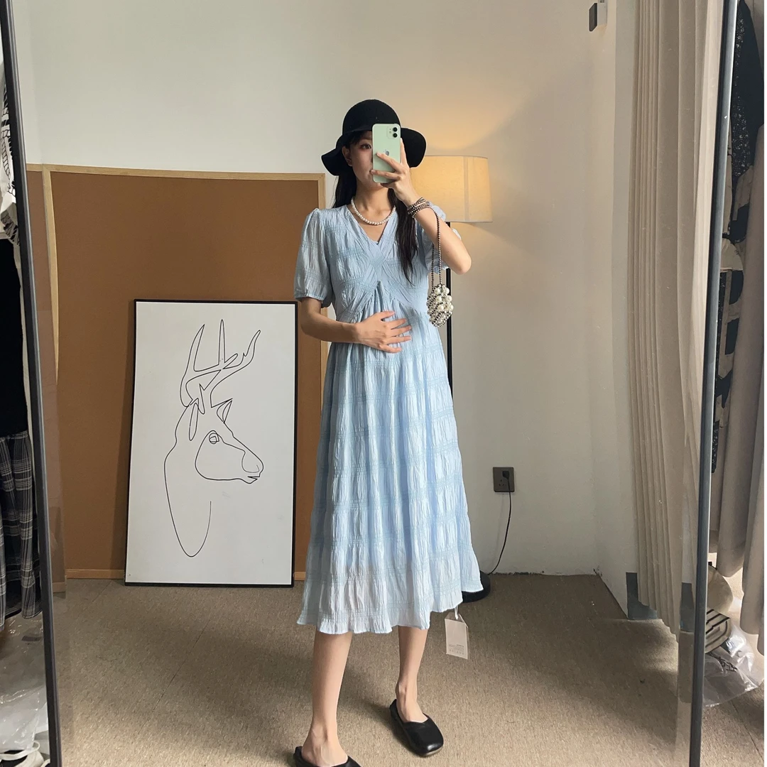孕妇装夏季新款显瘦辣妈孕期复古温柔风V领褶皱气质减龄连衣裙
