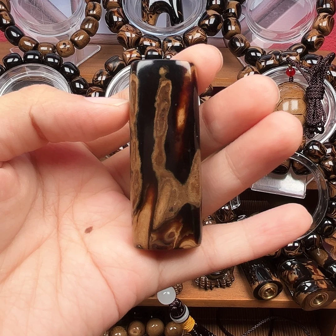 香榧木一*朵精品手把件