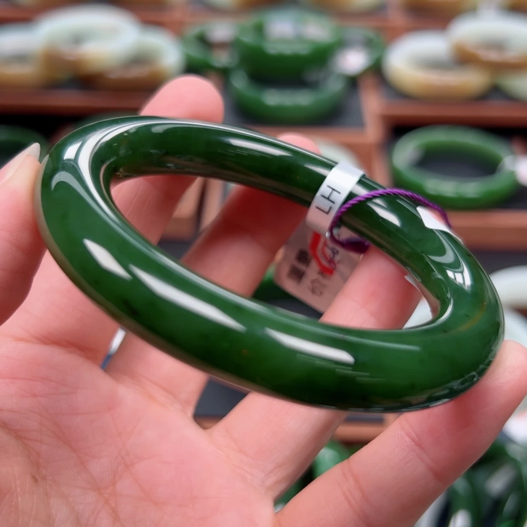 未镶嵌手镯和田玉（碧玉）