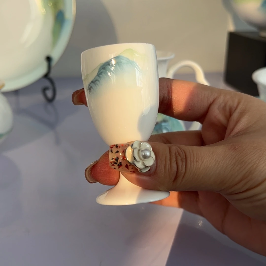 瓷片江山如画小酒杯