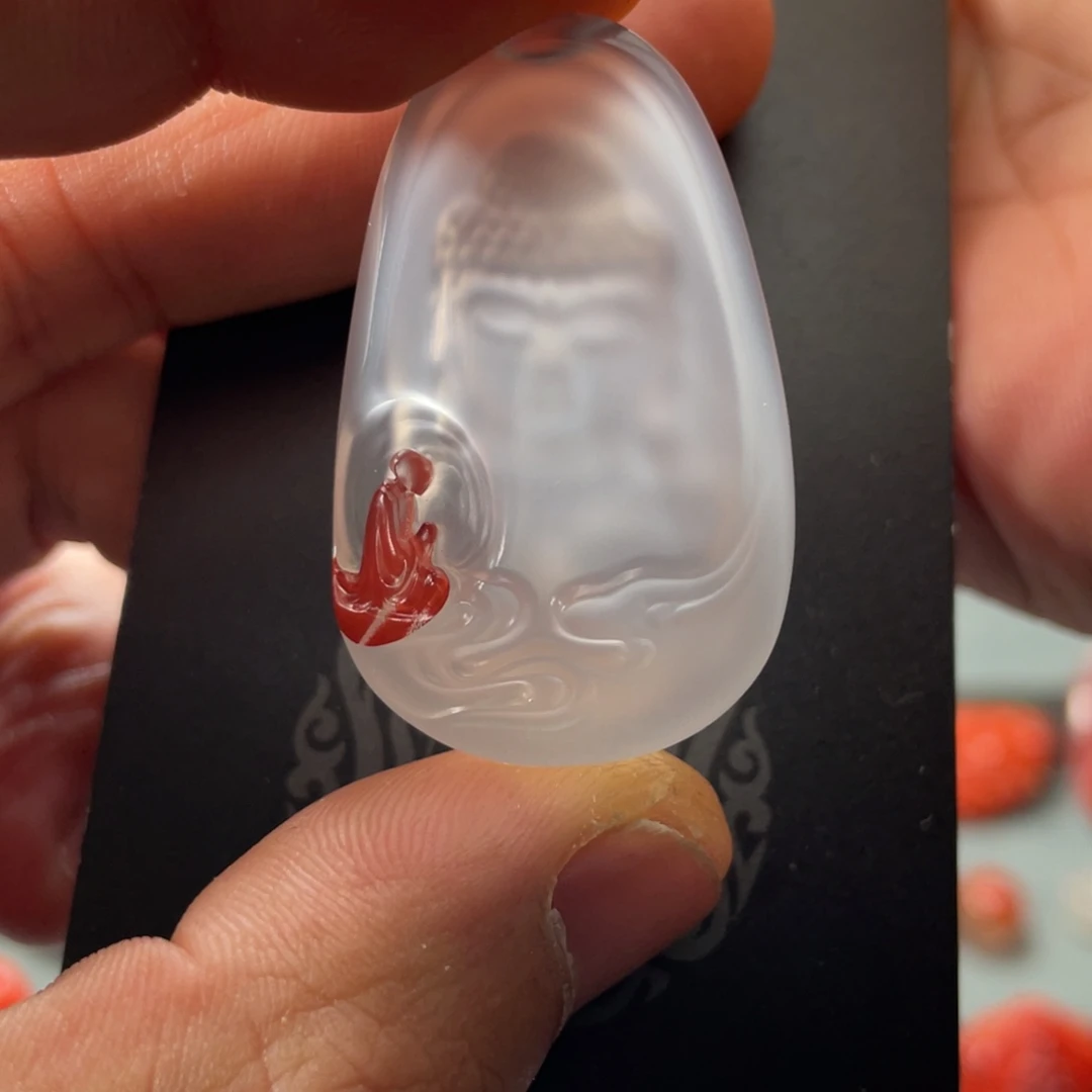 王***拿南红玛瑙未镶嵌挂件