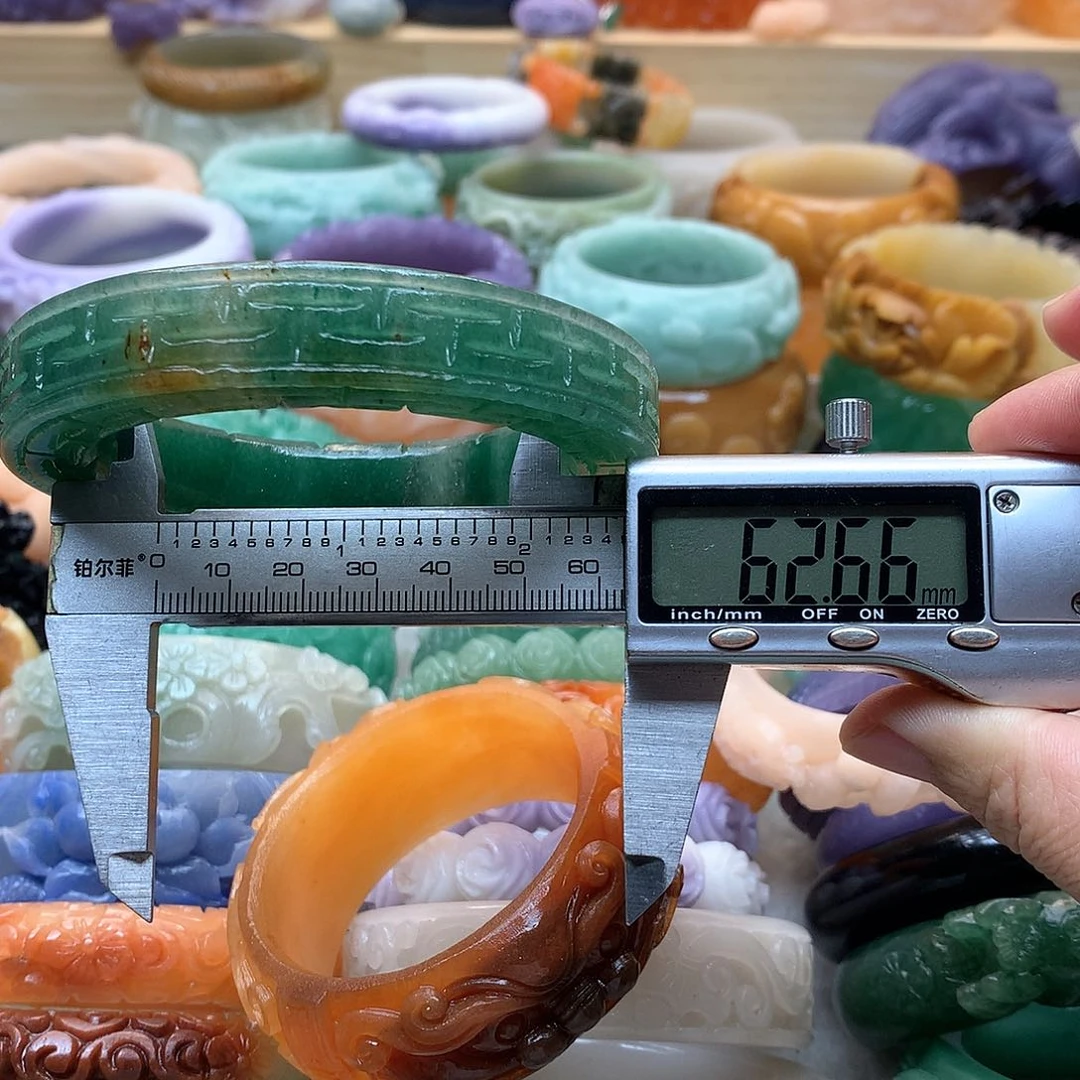 未镶嵌手镯石英质玉