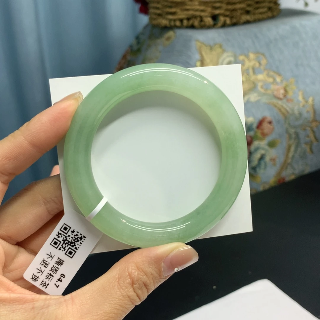 翡翠手镯未镶嵌缅甸翡翠手镯