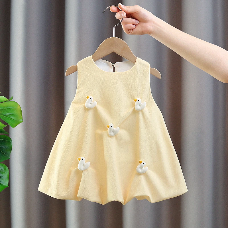 夏装公主夏季新款女童可爱小鸭子宝宝连衣裙洋气花苞裙子无袖婴儿