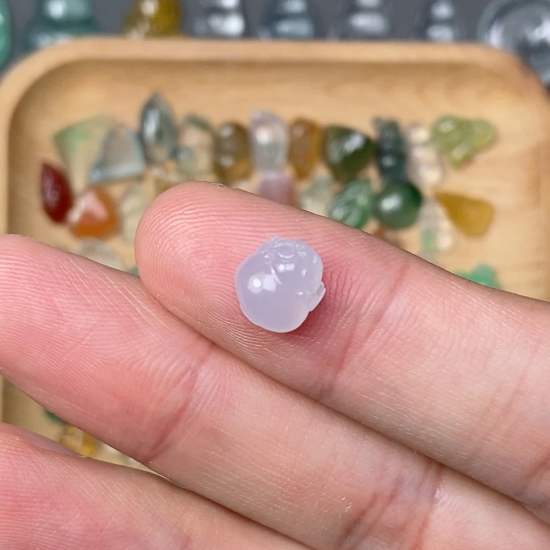 翡翠未镶嵌颈饰金蟾