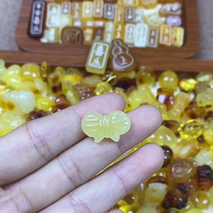 吊坠橄榄核蝴蝶结54