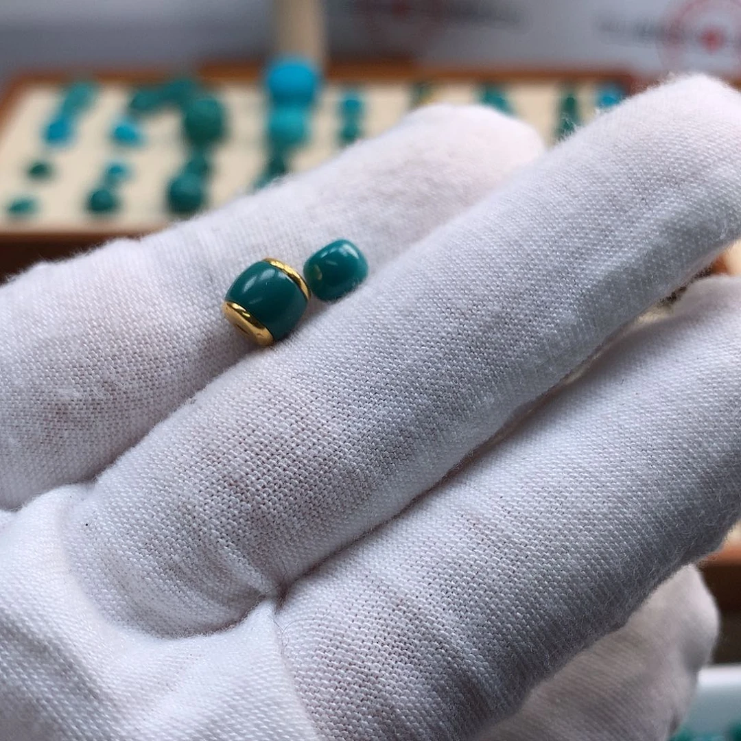 绿松石配饰18K金镶嵌苏****)