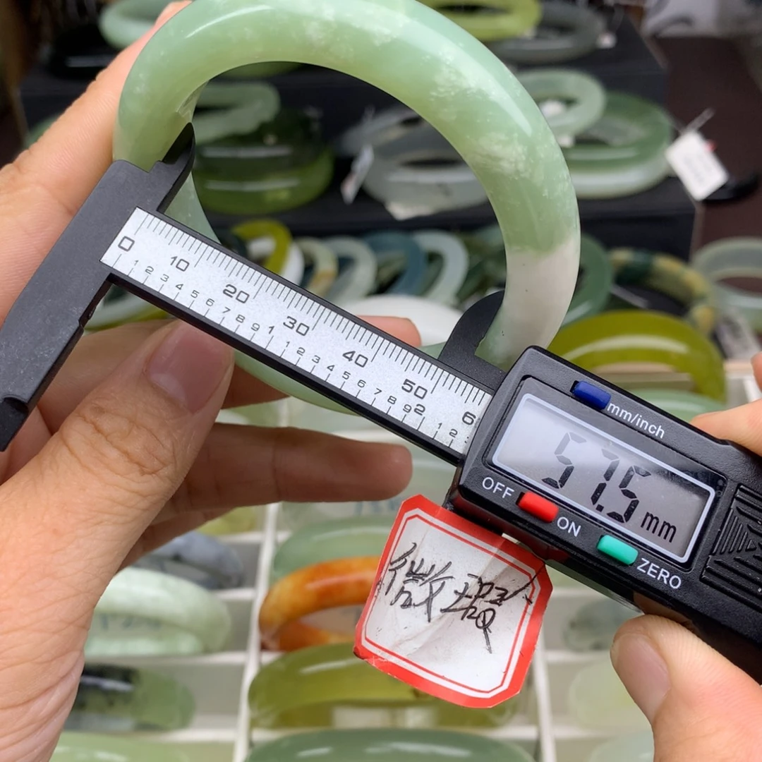 蛇纹石玉未镶嵌手镯752