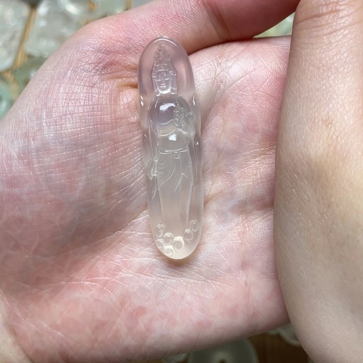 蛇纹石玉颈饰未镶嵌贝*娜