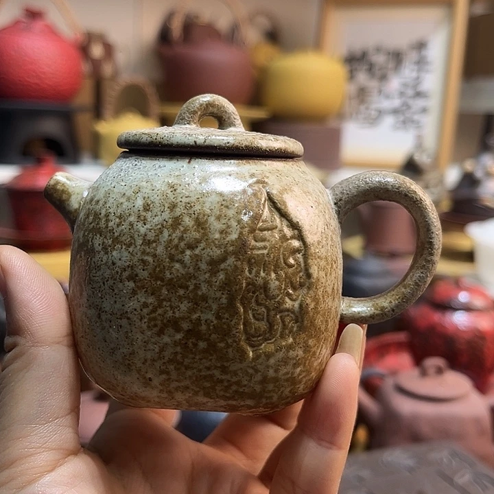微瑕是真的不适合做表情