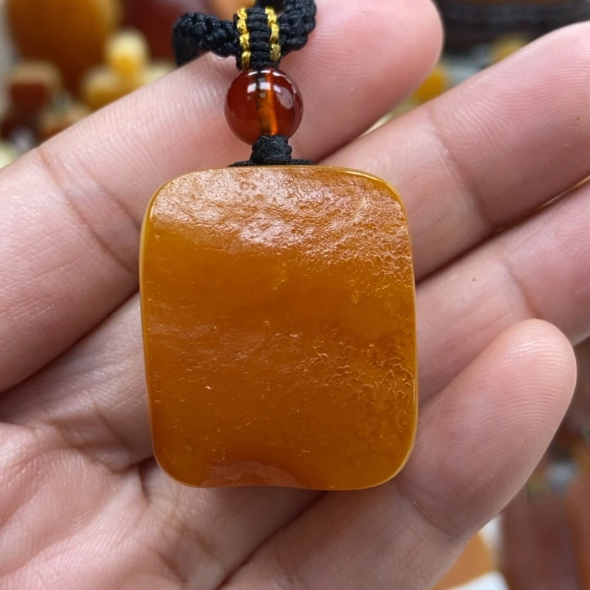 【闪购商品】琥珀颈饰未镶嵌